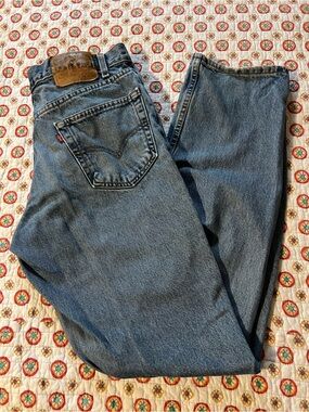 Vintage Levi’s Y2K 01’ 2001 Relaxed Fit 550 Jeans size 34x34
